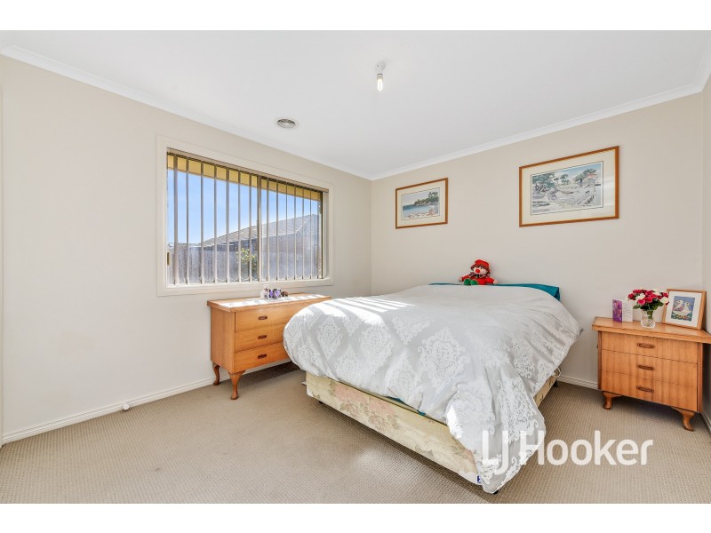 17 Clifford Drive, Pakenham VIC 3810