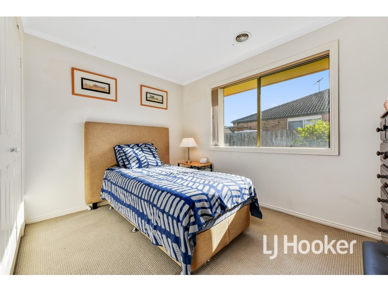 17 Clifford Drive, Pakenham VIC 3810