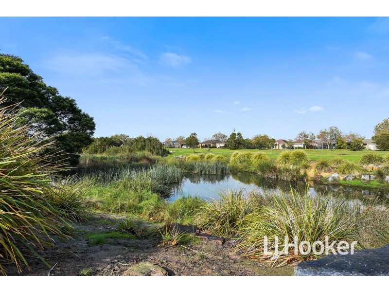 17 Clifford Drive, Pakenham VIC 3810
