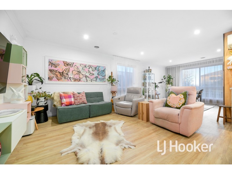 22 Kimberley Grove, Pakenham VIC 3810