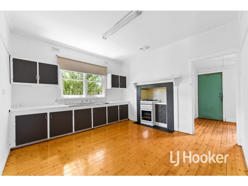 10 James Street, Pakenham VIC 3810