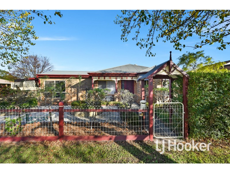 2 Forsyth Court, Cranbourne North VIC 3977