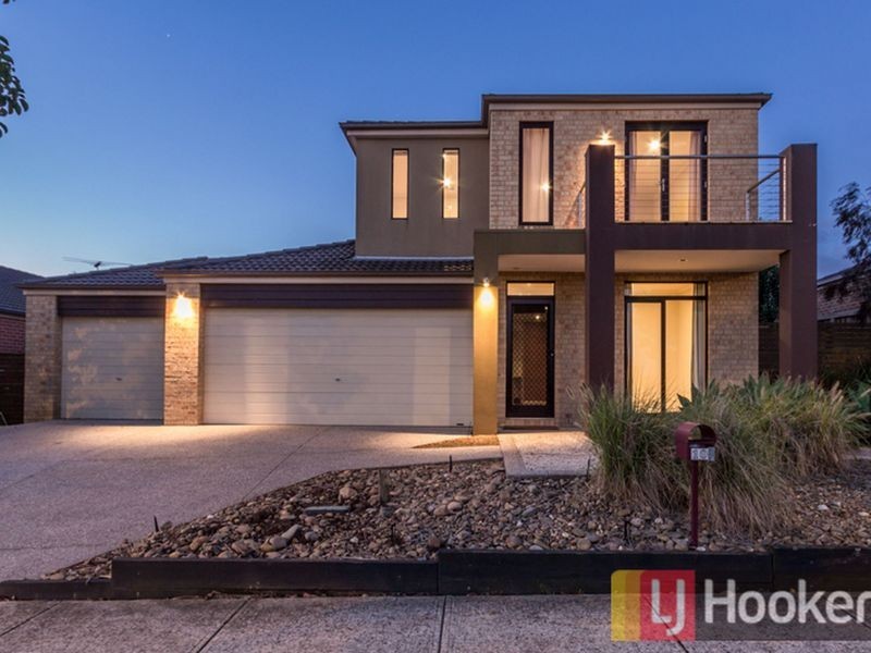 10 Fallingwater Drive, Pakenham VIC 3810