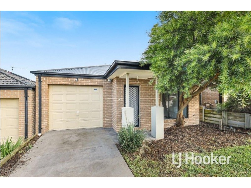 12/103 Army Road, Pakenham VIC 3810