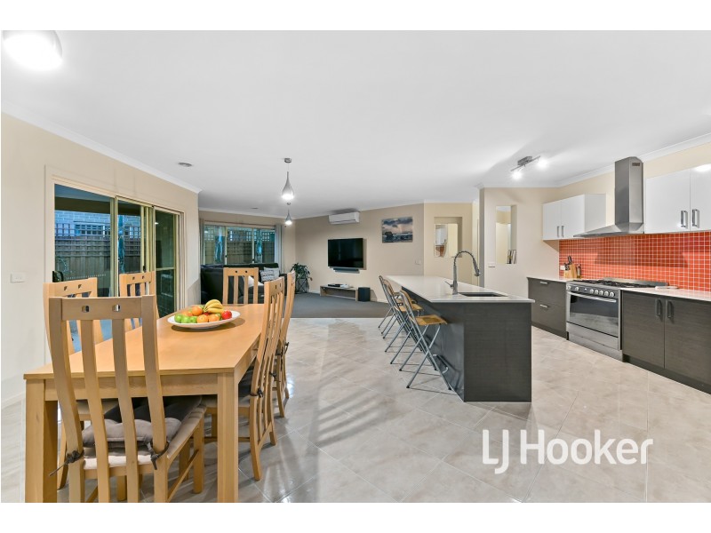 6 Caitlin Drive, Pakenham VIC 3810