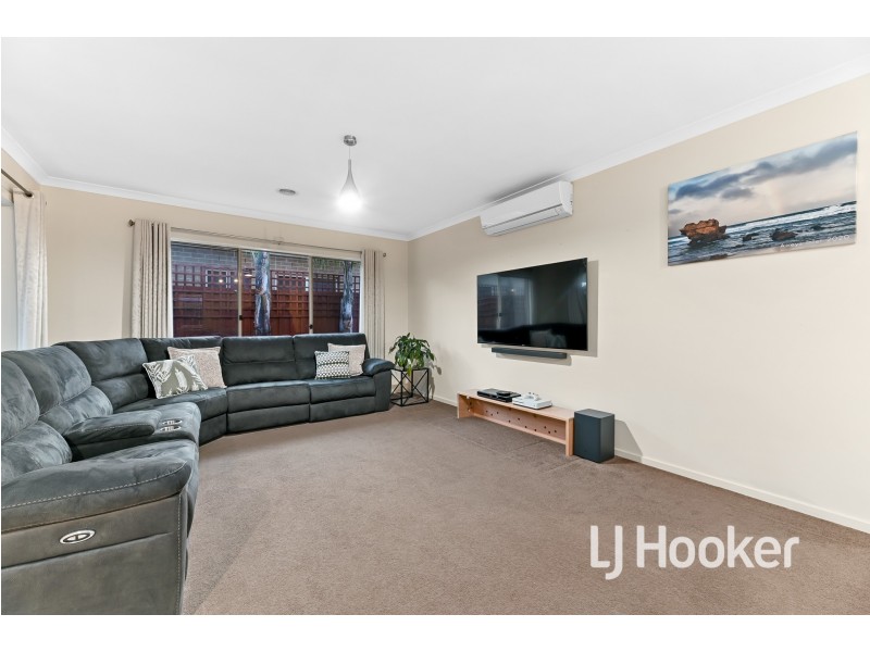 6 Caitlin Drive, Pakenham VIC 3810