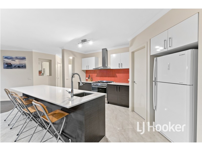 6 Caitlin Drive, Pakenham VIC 3810