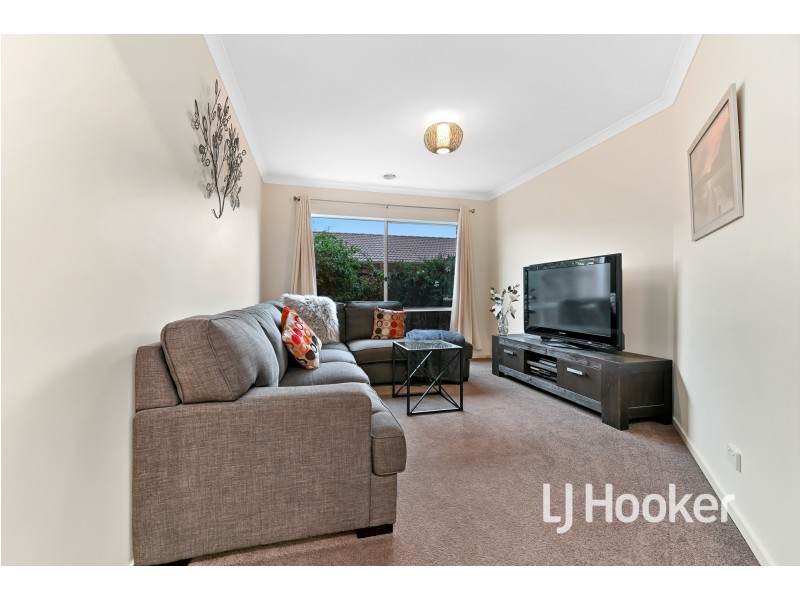 6 Caitlin Drive, Pakenham VIC 3810