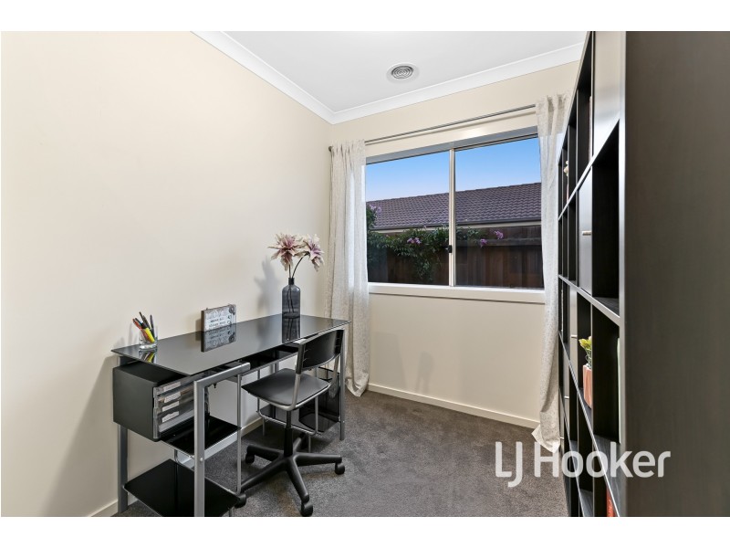 6 Caitlin Drive, Pakenham VIC 3810