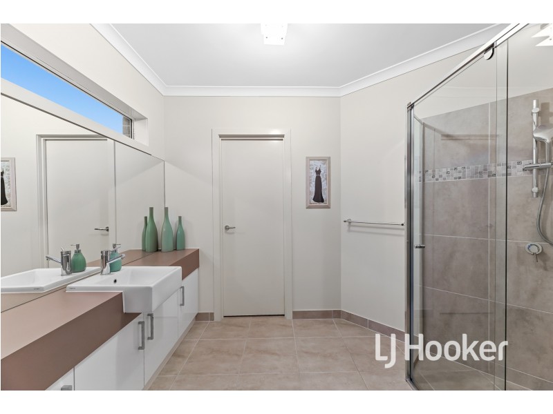 6 Caitlin Drive, Pakenham VIC 3810