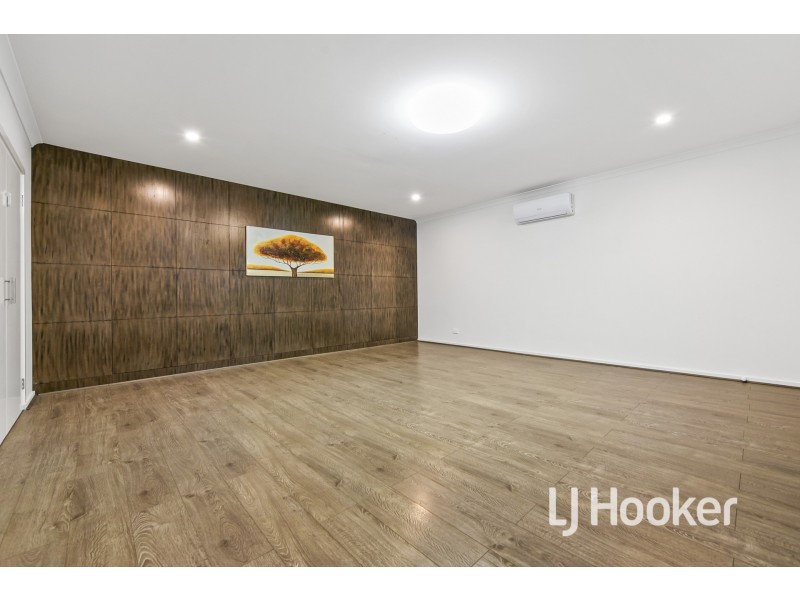 13 Newcastle Drive, Officer VIC 3809