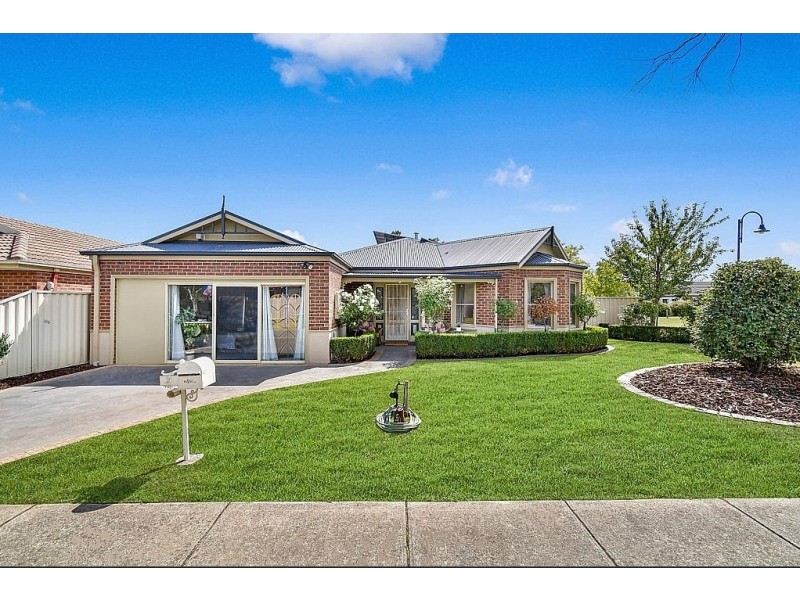 9 Iris Place, Pakenham VIC 3810