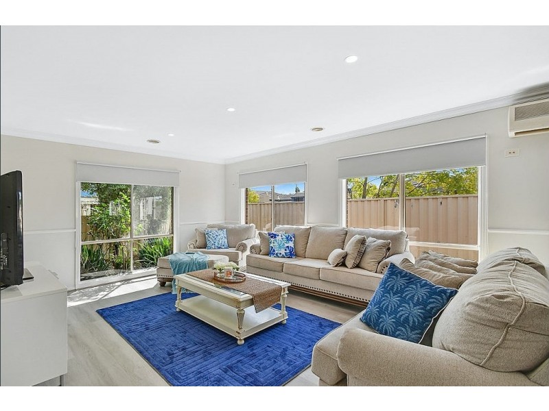 9 Iris Place, Pakenham VIC 3810