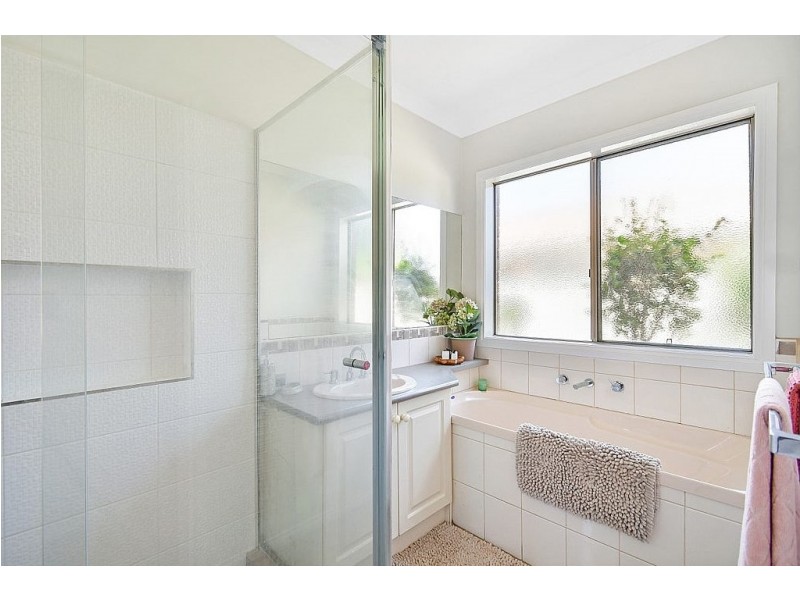 9 Iris Place, Pakenham VIC 3810