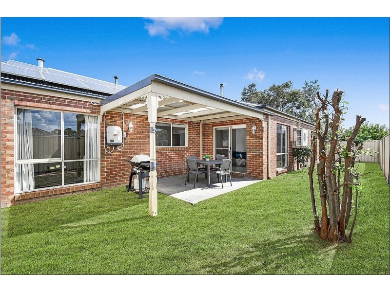 9 Iris Place, Pakenham VIC 3810