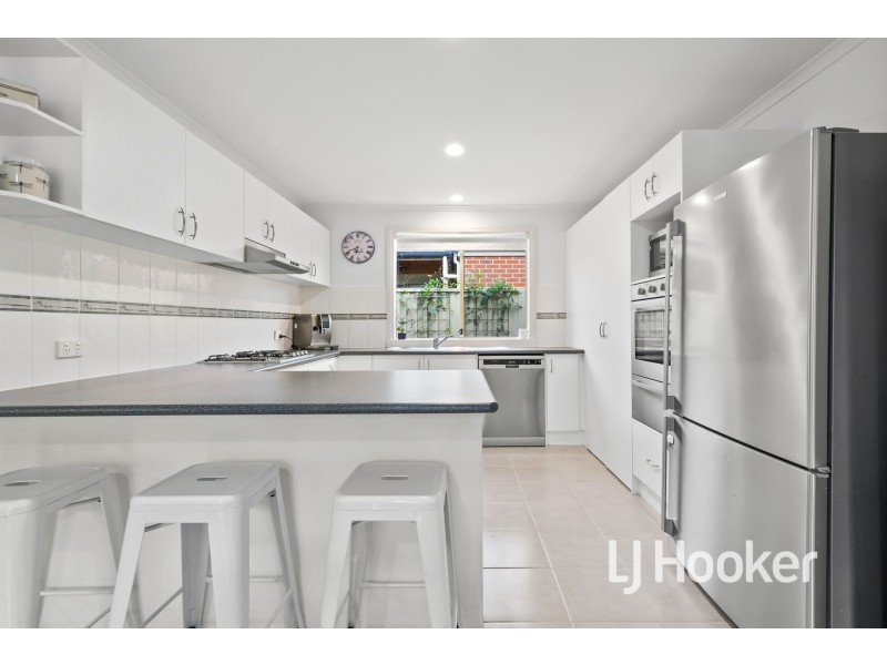 74 Bluehills Boulevard, Pakenham VIC 3810