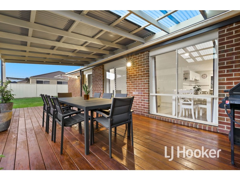 74 Bluehills Boulevard, Pakenham VIC 3810