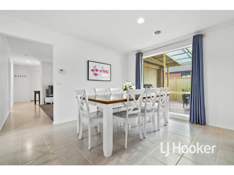 74 Bluehills Boulevard, Pakenham VIC 3810