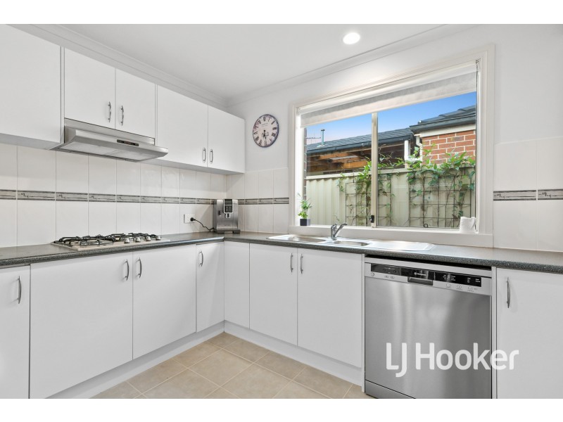 74 Bluehills Boulevard, Pakenham VIC 3810