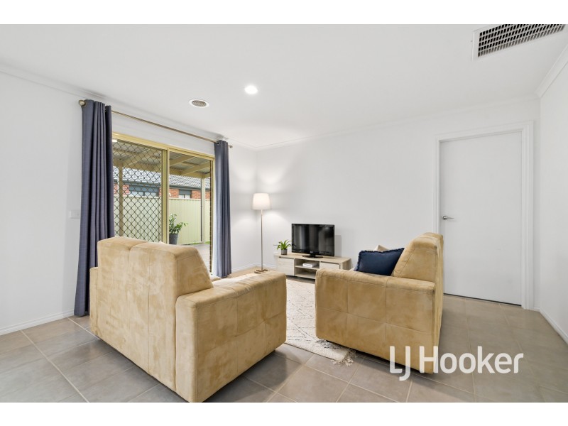 74 Bluehills Boulevard, Pakenham VIC 3810