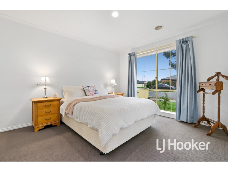 74 Bluehills Boulevard, Pakenham VIC 3810