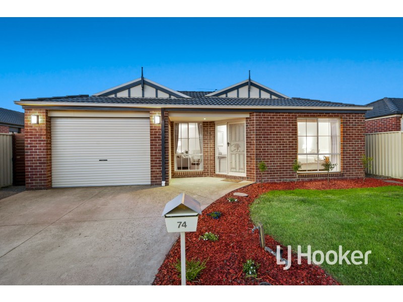 74 Bluehills Boulevard, Pakenham VIC 3810