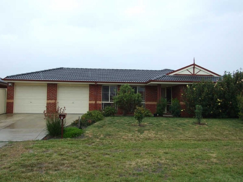 7 Sapphire Crescent, Pakenham VIC 3810