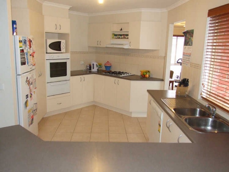 7 Sapphire Crescent, Pakenham VIC 3810