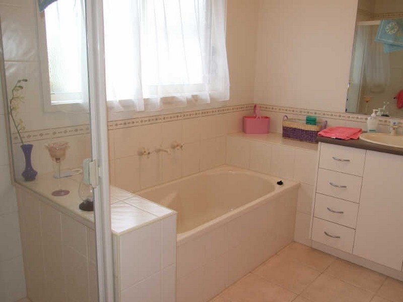 7 Sapphire Crescent, Pakenham VIC 3810