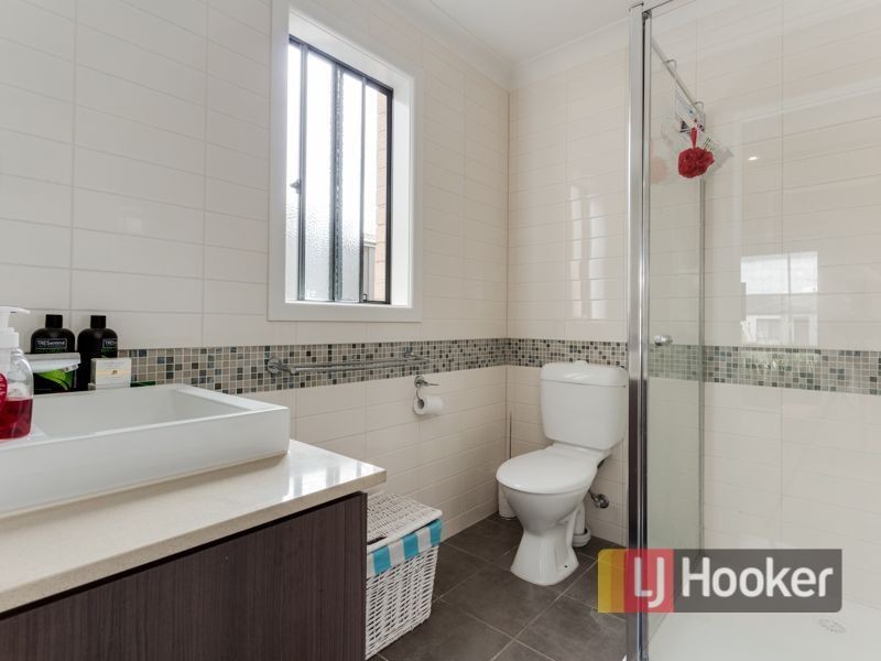 10 Pashia Grove, Pakenham VIC 3810