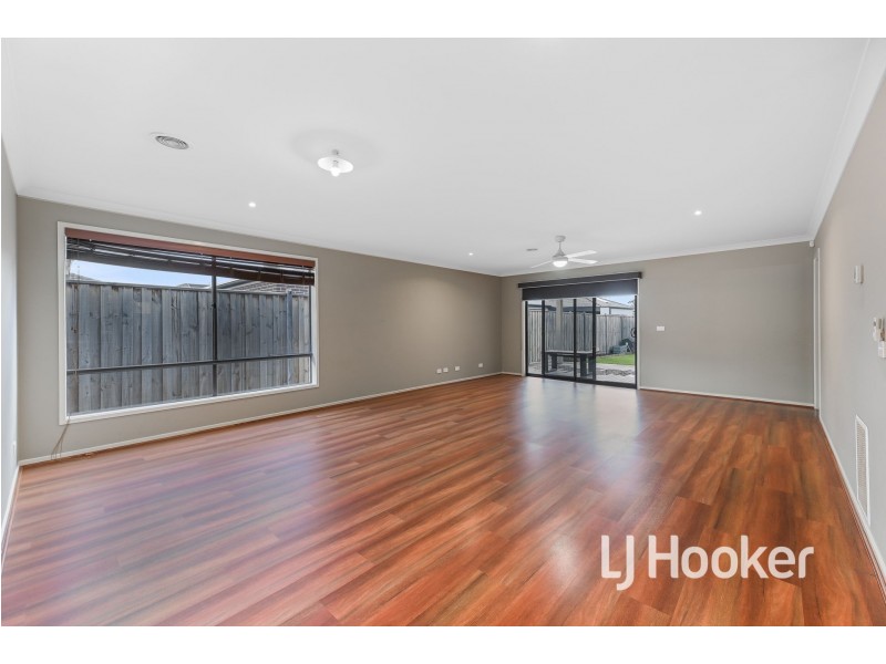 6 Ryeburn Street, Officer VIC 3809