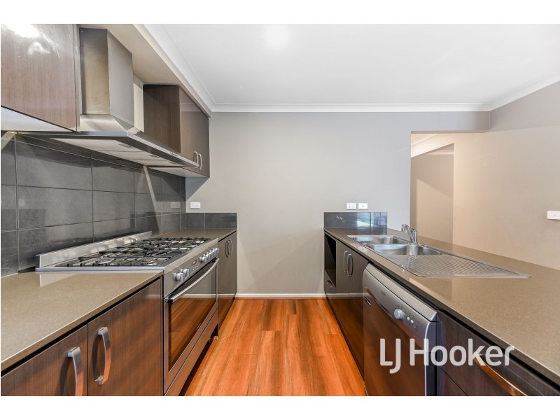 6 Ryeburn Street, Officer VIC 3809