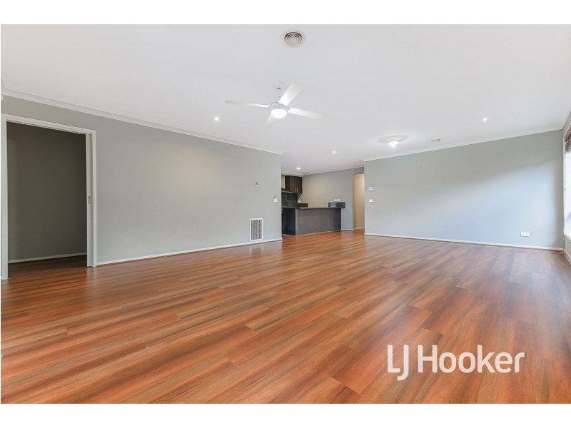 6 Ryeburn Street, Officer VIC 3809