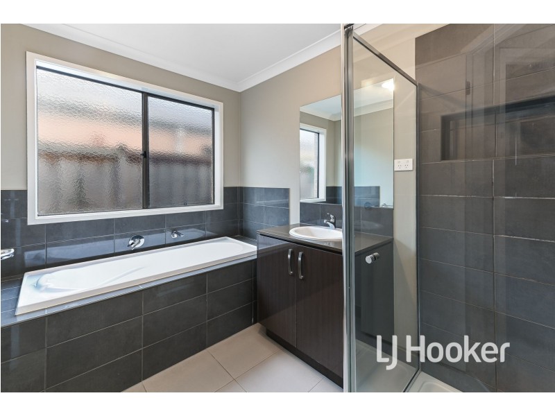 6 Ryeburn Street, Officer VIC 3809