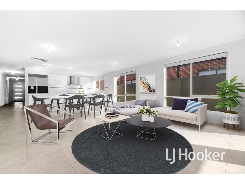 35 Revelstoke Crescent, Pakenham VIC 3810