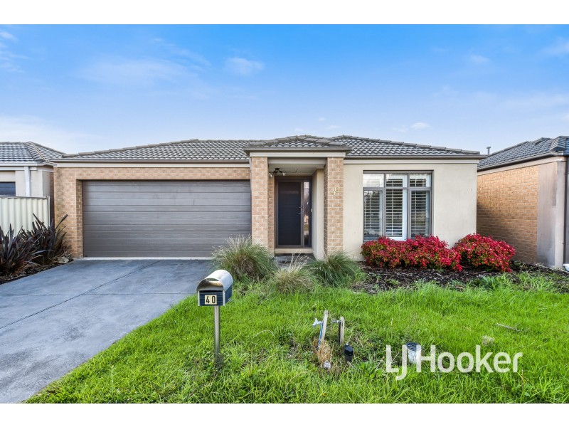 40 Edenbrook Circuit, Pakenham VIC 3810