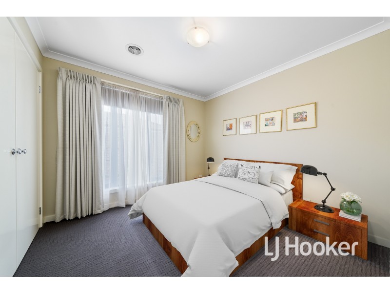 2/3 Anderson Street, Pakenham VIC 3810