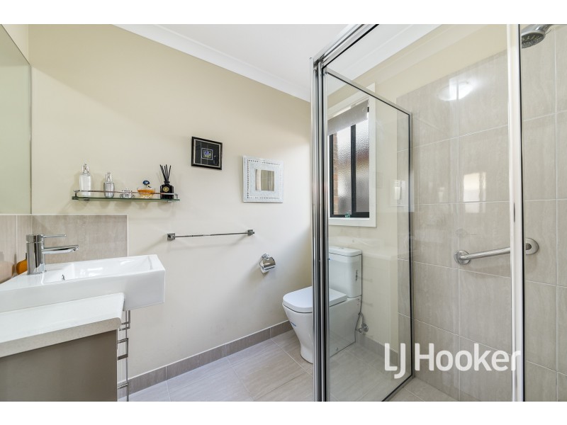 2/3 Anderson Street, Pakenham VIC 3810