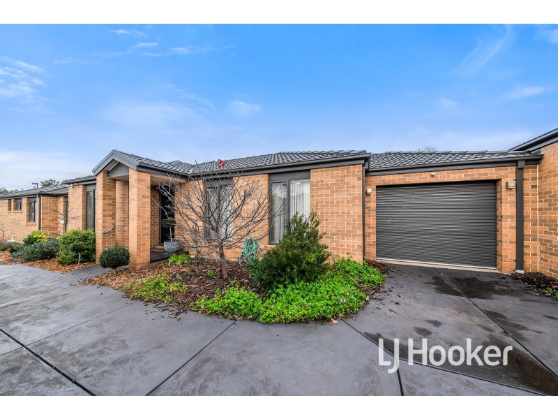 2/3 Anderson Street, Pakenham VIC 3810