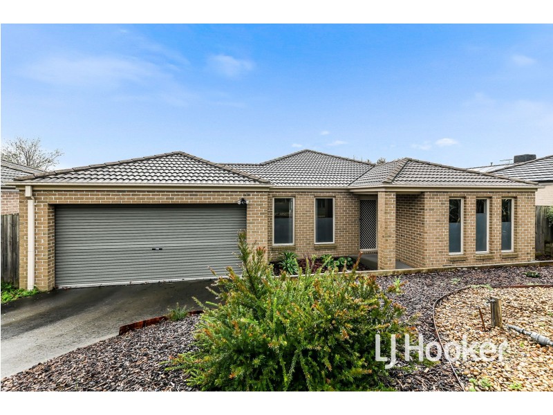 36 Golf Links Road, Berwick VIC 3806