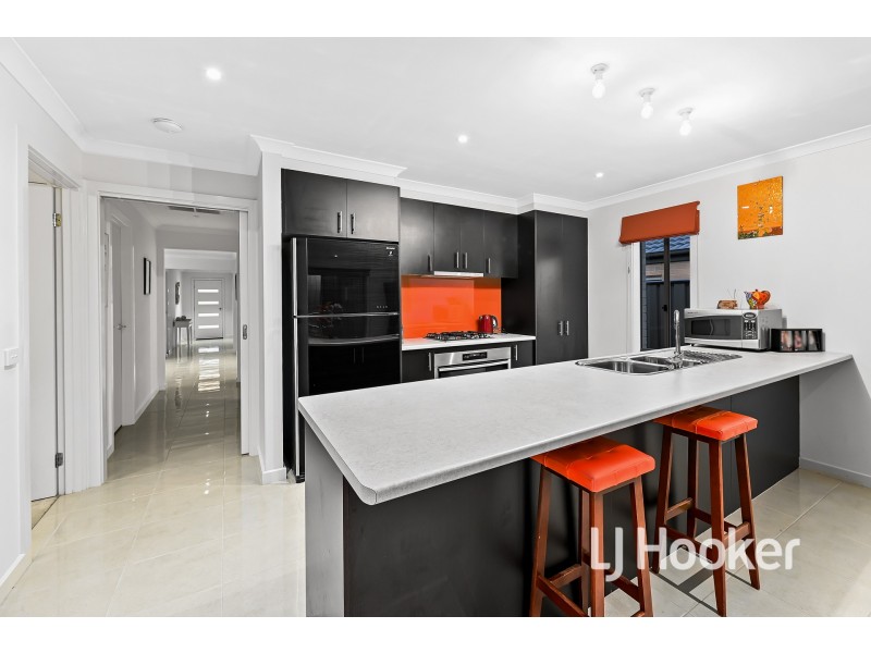 26 Constance Way, Pakenham VIC 3810