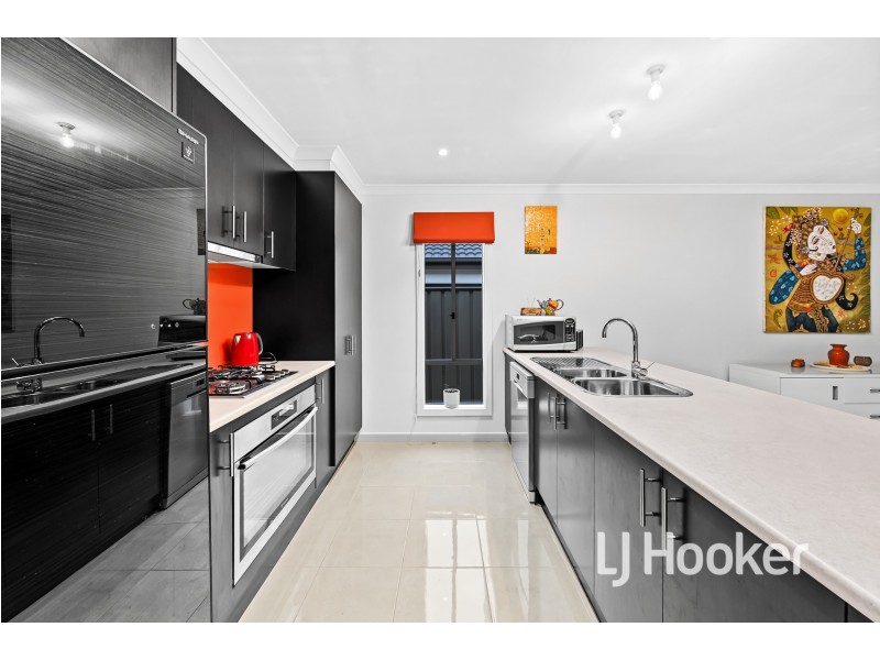 26 Constance Way, Pakenham VIC 3810