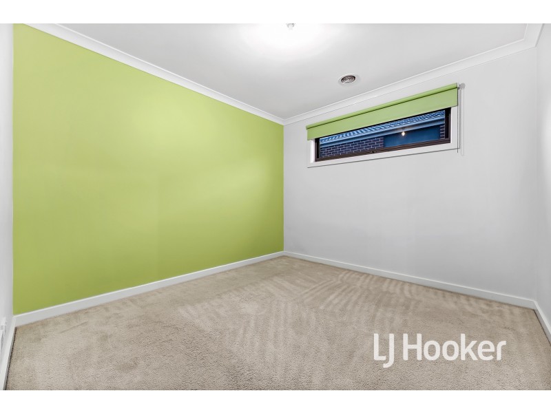 26 Constance Way, Pakenham VIC 3810