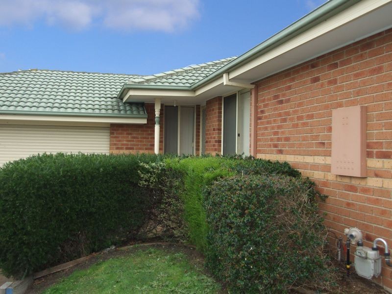 2/22 Jacqueline Place, Pakenham VIC 3810