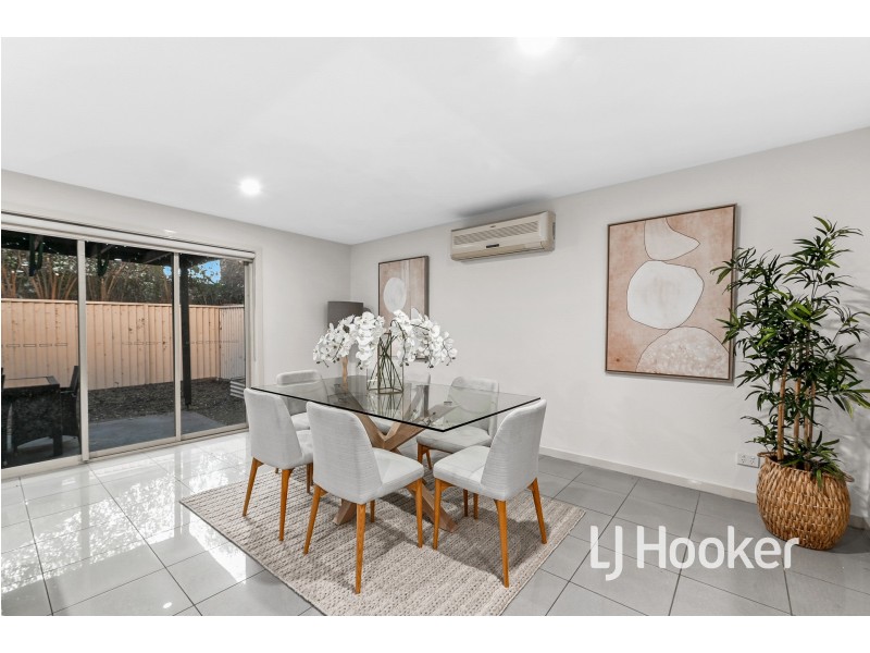 4 Sunline Terrace, Pakenham VIC 3810