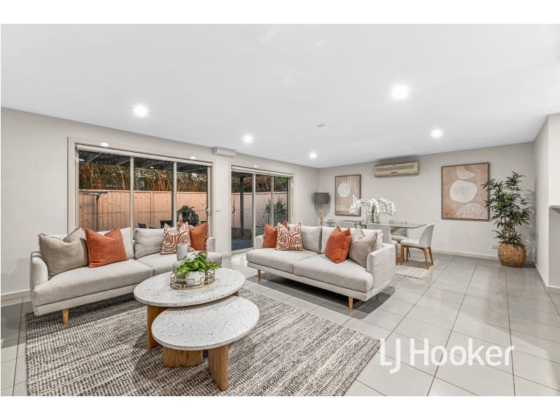 4 Sunline Terrace, Pakenham VIC 3810