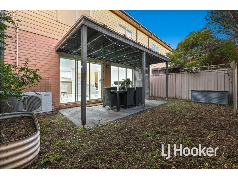 4 Sunline Terrace, Pakenham VIC 3810