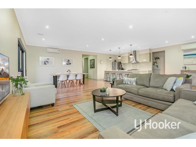 16 Royanne Close, Bunyip VIC 3815