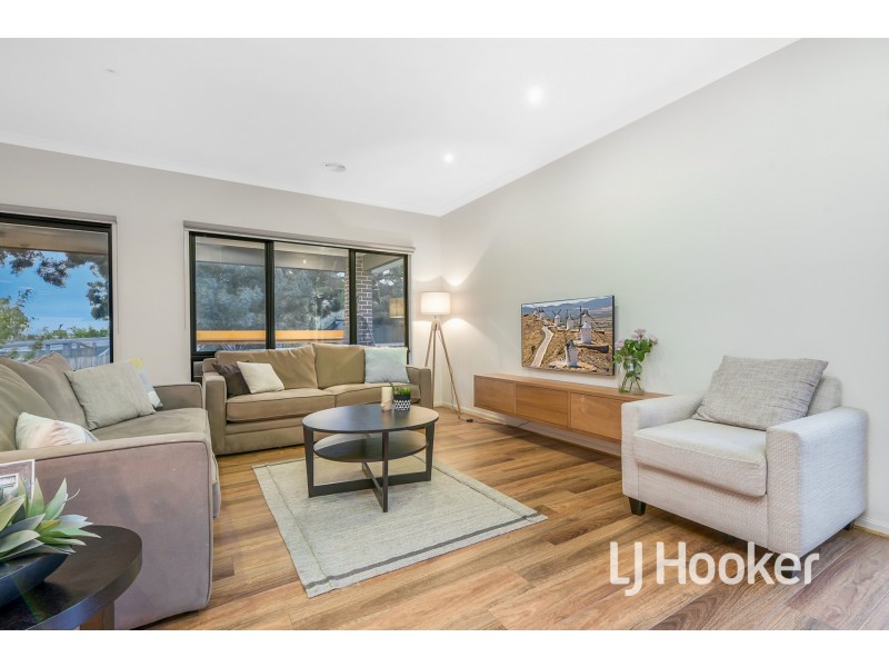 16 Royanne Close, Bunyip VIC 3815