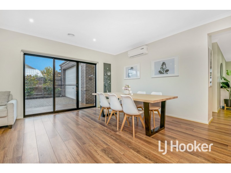 16 Royanne Close, Bunyip VIC 3815